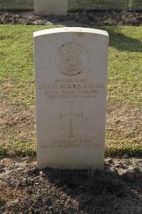 Ismailia War Memorial Cemetery - Davies, David Morris